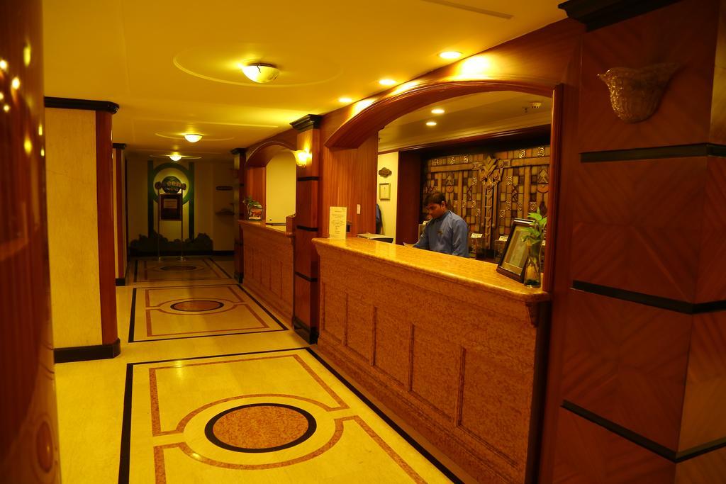 Kences Hotel -Opp Apsrtc Bus Stand Tirupati Exterior photo